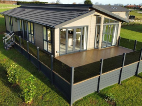 Holly Lodge
